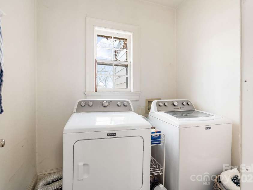 3 Elliott Drive, Thomasville, NC 27360.  MLS# CAR4229217, YatesRealty ID 4639. Laundry Room
