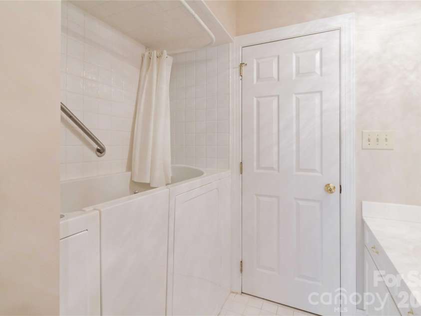 700 Warrington Place, Rock Hill, SC 29732.  MLS# CAR4354552, YatesRealty ID 4639. 
