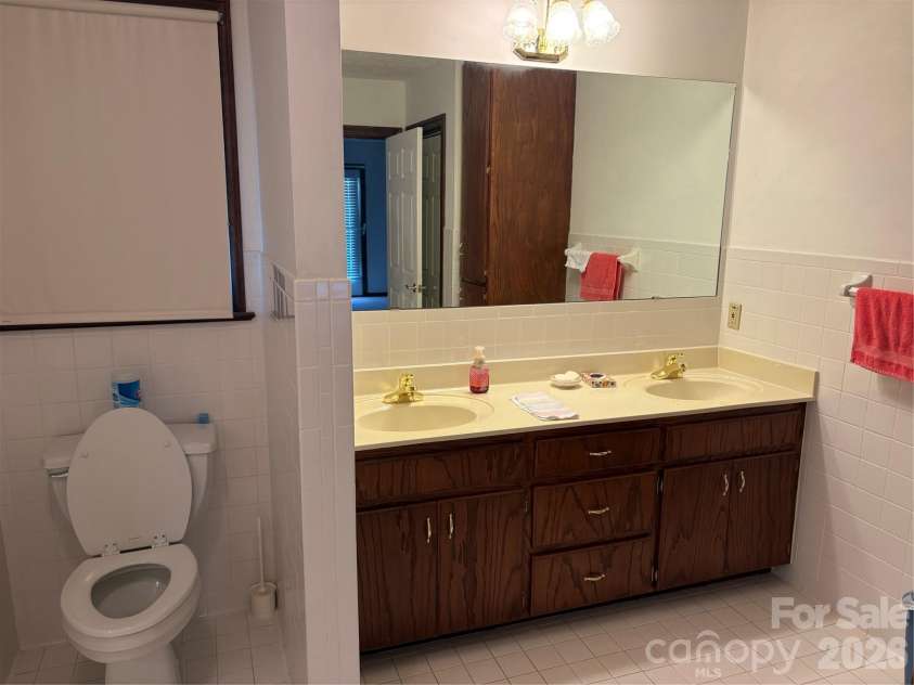 1308 Salem Road, Morganton, NC 28655.  MLS# CAR4417448, YatesRealty ID 46390. Primary Bathroom