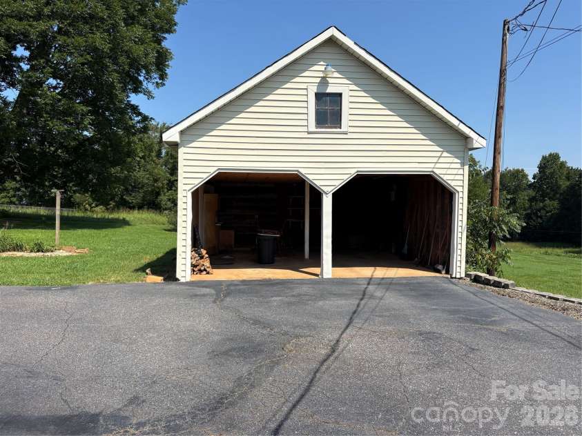 1308 Salem Road, Morganton, NC 28655.  MLS# CAR4417448, YatesRealty ID 46390. Unattached Garage