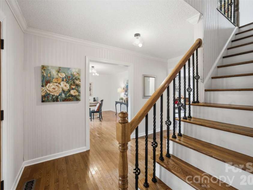 1511 Prancer Lane, Gastonia, NC 28056.  MLS# CAR4412780, YatesRealty ID 46391. Center entry hall