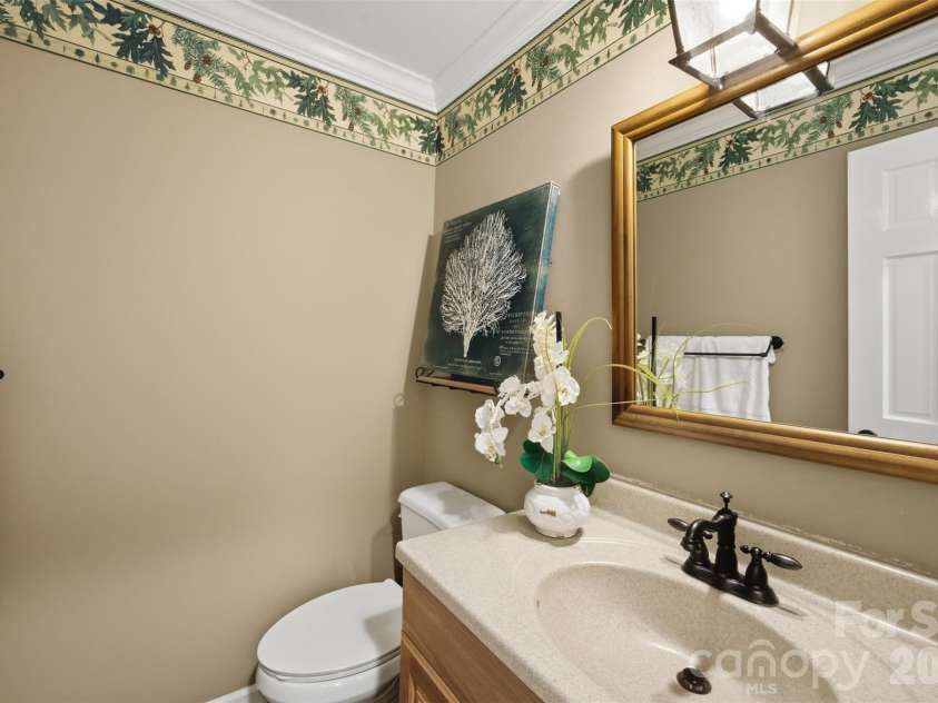 1511 Prancer Lane, Gastonia, NC 28056.  MLS# CAR4412780, YatesRealty ID 46391. Main floor powder room
