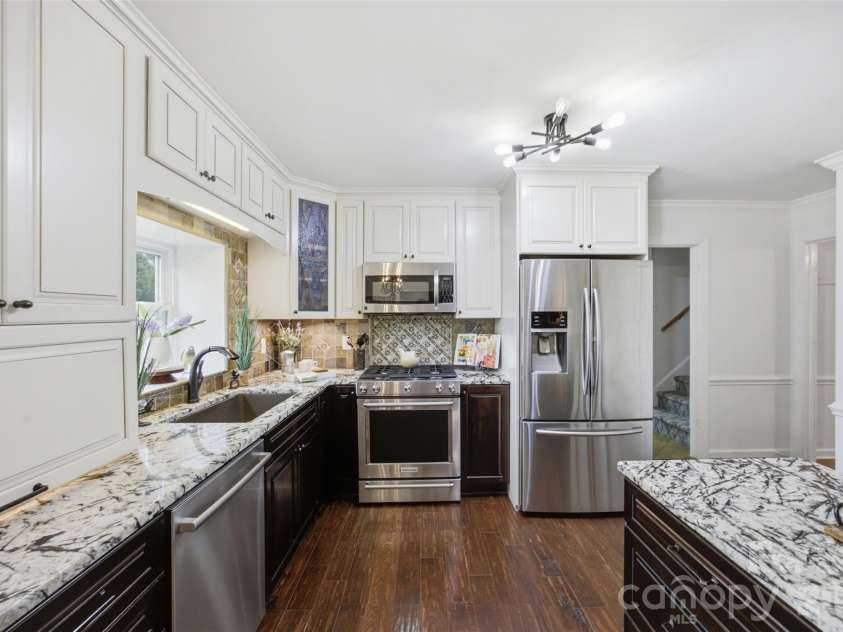 1511 Prancer Lane, Gastonia, NC 28056.  MLS# CAR4412780, YatesRealty ID 46391. Open concept kitchen