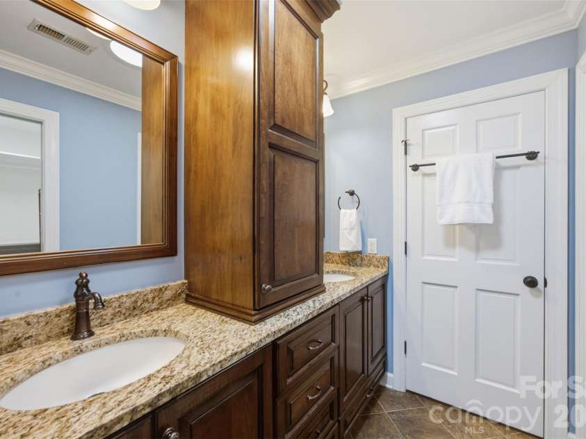 1511 Prancer Lane, Gastonia, NC 28056.  MLS# CAR4412780, YatesRealty ID 46391. Primary bath