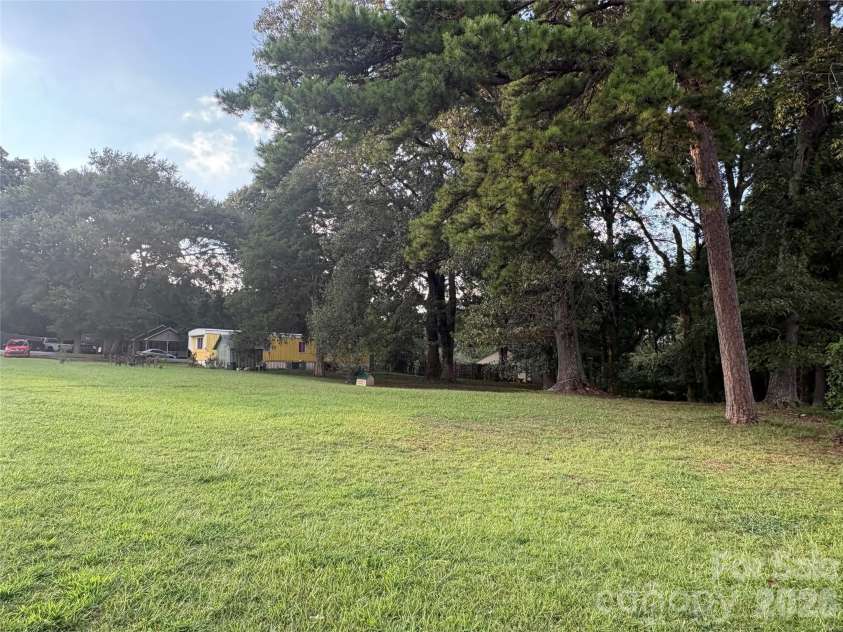 875 Hilldale Drive, Lancaster, SC 29720.  MLS# CAR4417415, YatesRealty ID 46392. 
