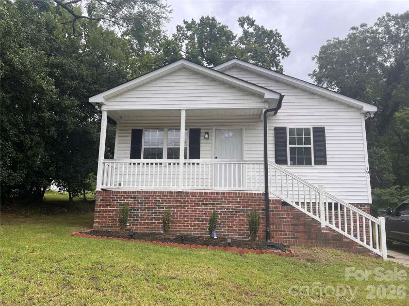 191 Mahan Street, Concord, NC 28025.  MLS# CAR4417461, YatesRealty ID 46393. 