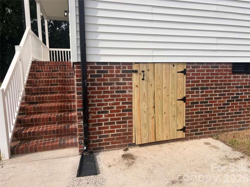 191 Mahan Street, Concord, NC 28025.  MLS# CAR4417461, YatesRealty ID 46393. 