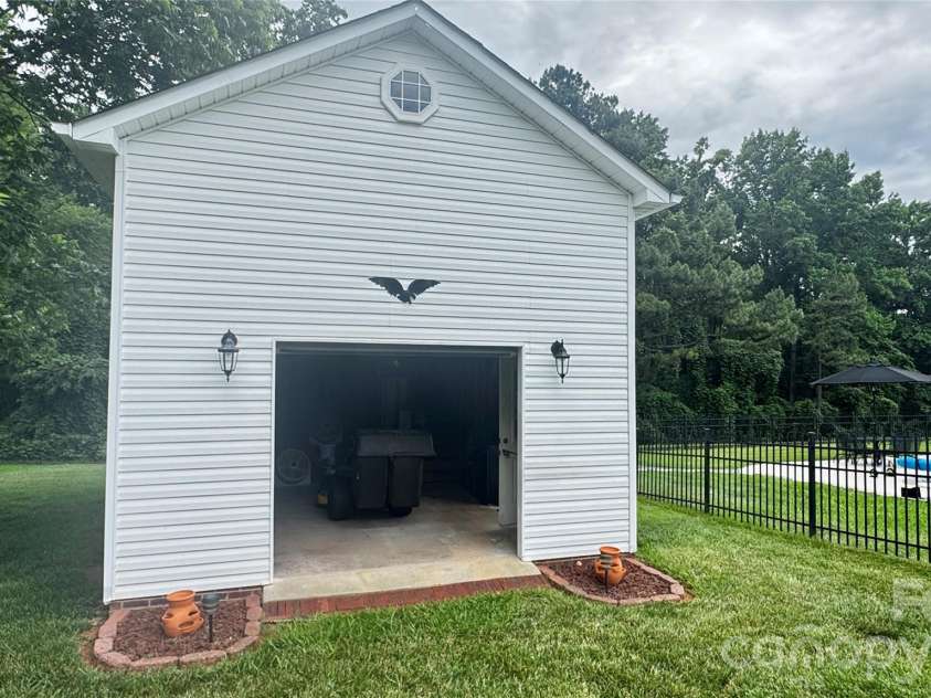 115 Providence Place, York, SC 29745.  MLS# CAR4390448, YatesRealty ID 46394. Detached garage