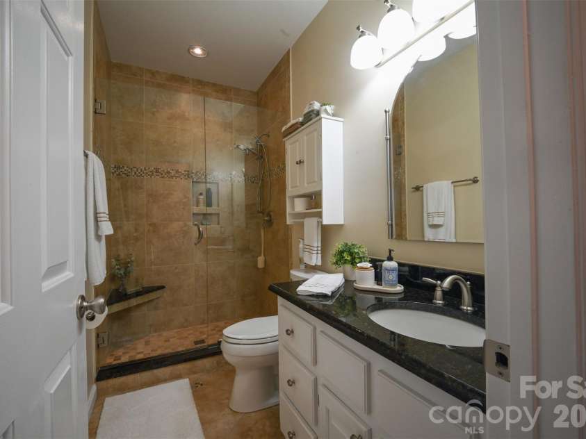115 Providence Place, York, SC 29745.  MLS# CAR4390448, YatesRealty ID 46394. Full bath for bedrooms 2 & 3