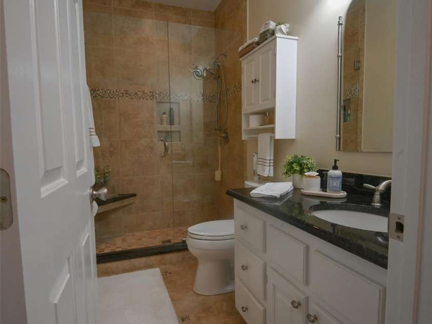 115 Providence Place, York, SC 29745.  MLS# CAR4390448, YatesRealty ID 46394. Full bath for bedrooms 2 & 3