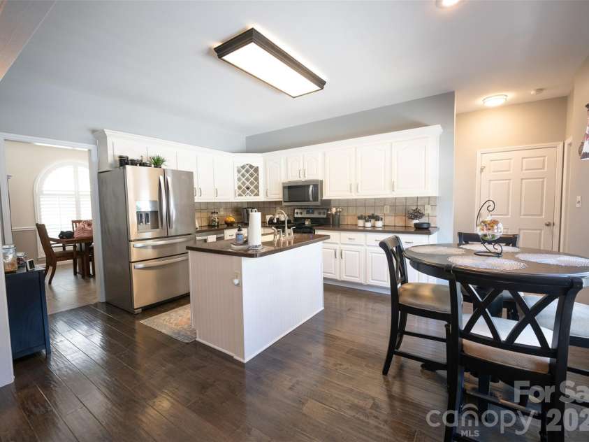 115 Providence Place, York, SC 29745.  MLS# CAR4390448, YatesRealty ID 46394. Kitchen