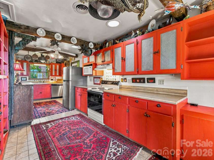 327 Summit Road, Tryon, NC 28782.  MLS# CAR4417439, YatesRealty ID 46395. Kitchen