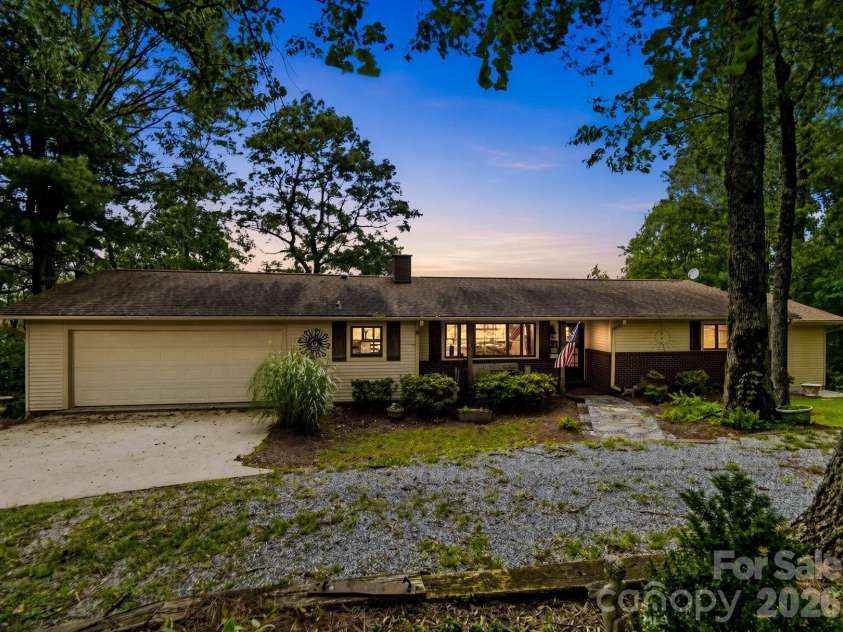 327 Summit Road, Tryon, NC 28782.  MLS# CAR4417439, YatesRealty ID 46395. Welcome to 327 Summit Rd