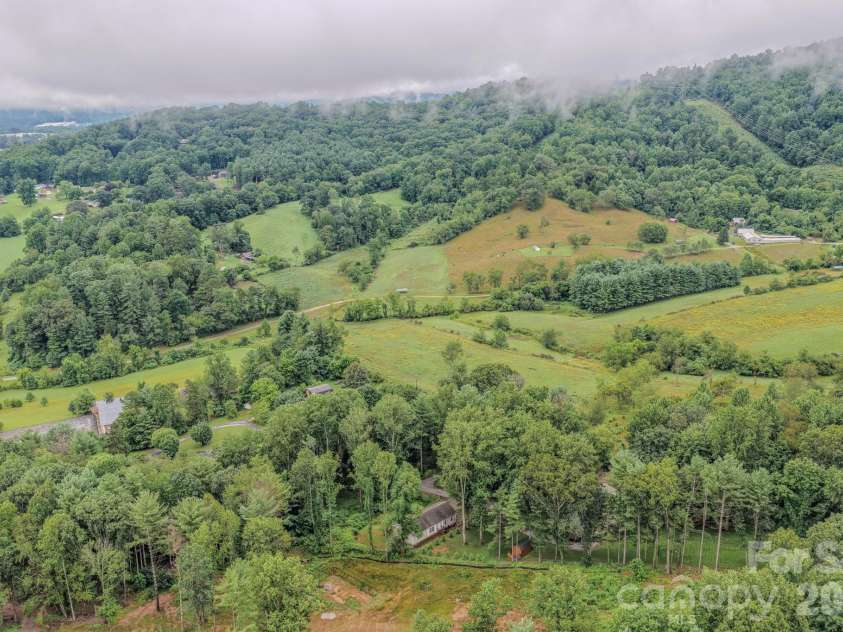 17 Berry Hill Road, Asheville, NC 28806.  MLS# CAR4408731, YatesRealty ID 46396. 