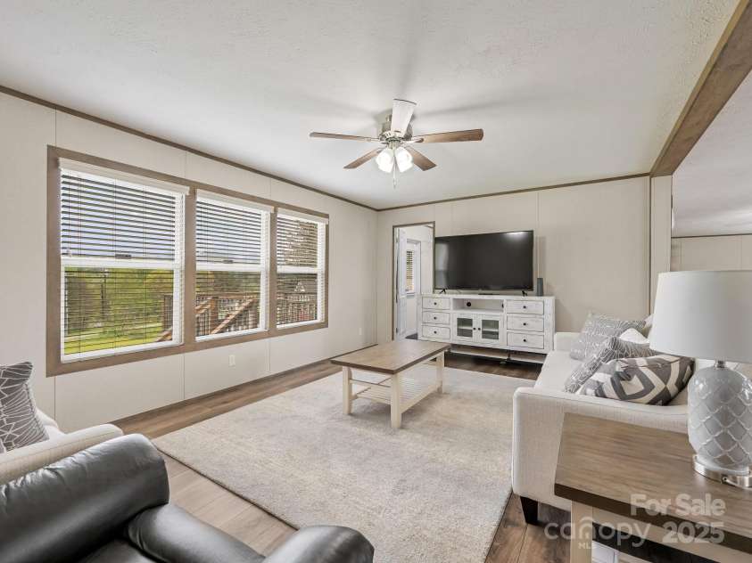 123 Big Oak Road, Hendersonville, NC 28792.  MLS# CAR4250843, YatesRealty ID 464. 