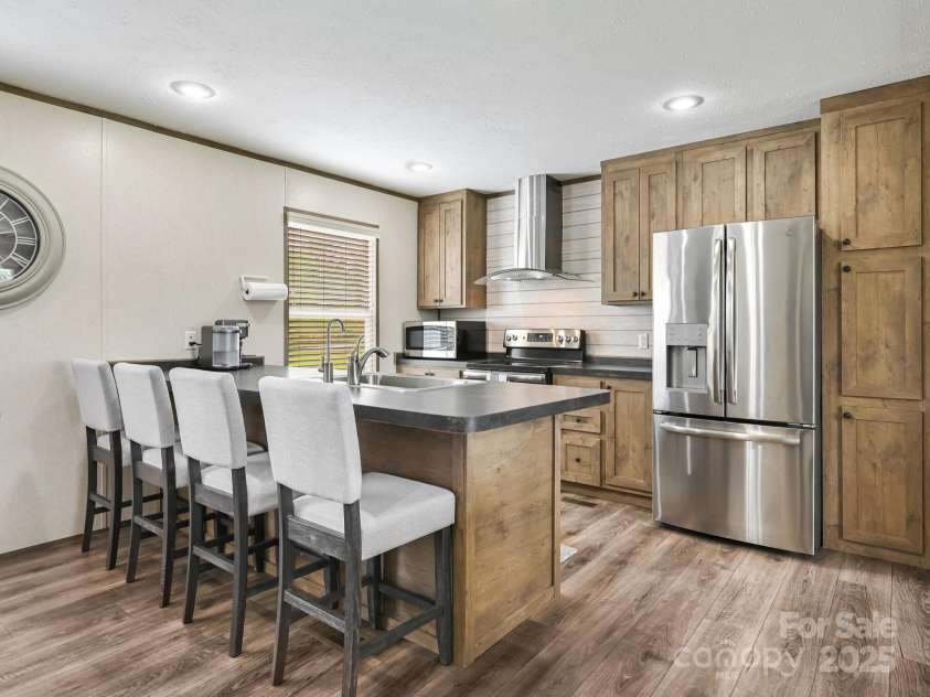 123 Big Oak Road, Hendersonville, NC 28792.  MLS# CAR4250843, YatesRealty ID 464. 