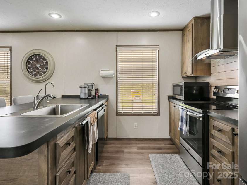 123 Big Oak Road, Hendersonville, NC 28792.  MLS# CAR4250843, YatesRealty ID 464. 