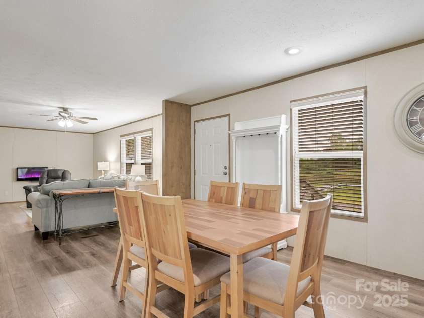 123 Big Oak Road, Hendersonville, NC 28792.  MLS# CAR4250843, YatesRealty ID 464. 