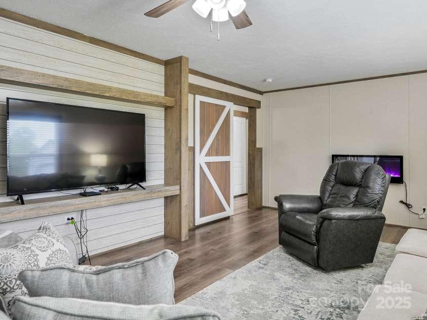 123 Big Oak Road, Hendersonville, NC 28792.  MLS# CAR4250843, YatesRealty ID 464. 