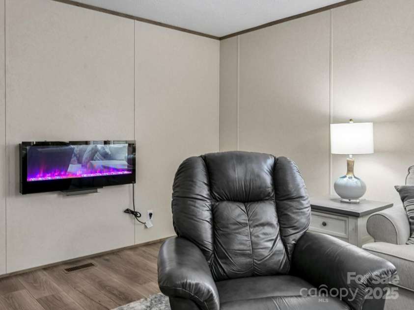 123 Big Oak Road, Hendersonville, NC 28792.  MLS# CAR4250843, YatesRealty ID 464. 