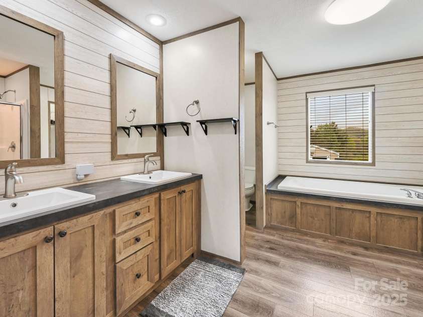 123 Big Oak Road, Hendersonville, NC 28792.  MLS# CAR4250843, YatesRealty ID 464. 