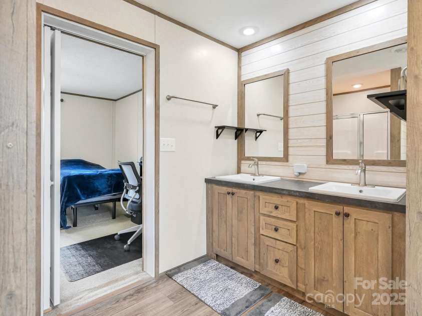 123 Big Oak Road, Hendersonville, NC 28792.  MLS# CAR4250843, YatesRealty ID 464. 