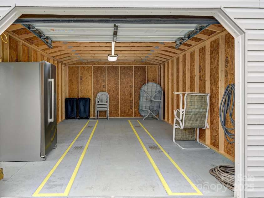 123 Big Oak Road, Hendersonville, NC 28792.  MLS# CAR4250843, YatesRealty ID 464. 