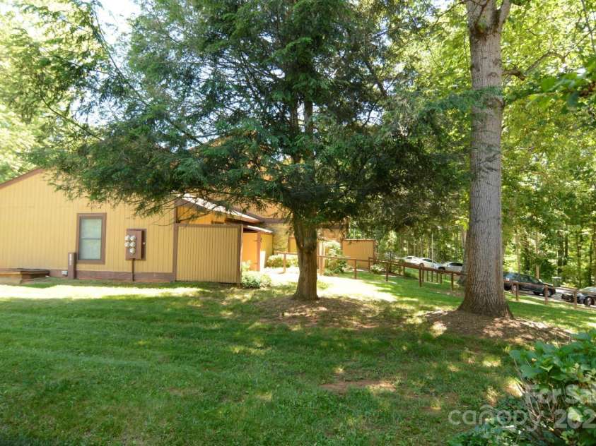 141 Colony Drive, Arden, NC 28704.  MLS# CAR4268154, YatesRealty ID 464. 