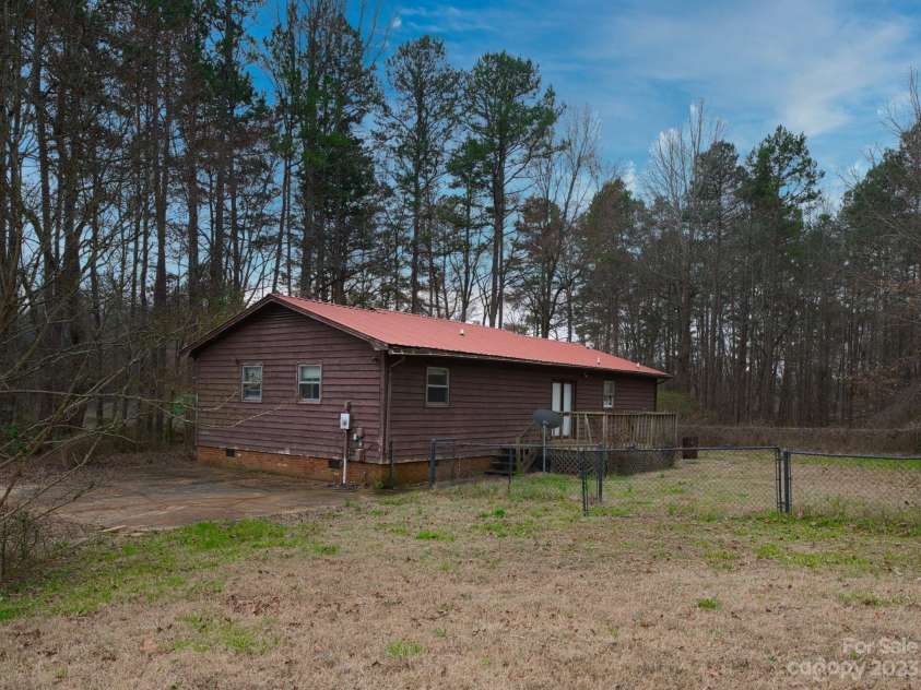 651, 655, 659 Dallas Stanley Highway, Dallas, NC 28034.  MLS# CAR3933079, YatesRealty ID 464. 