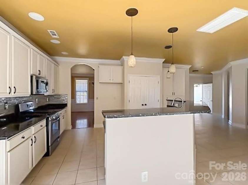 107 Autumn Frost Avenue, Statesville, NC 28677.  MLS# CAR4358112, YatesRealty ID 4640. Kitchen