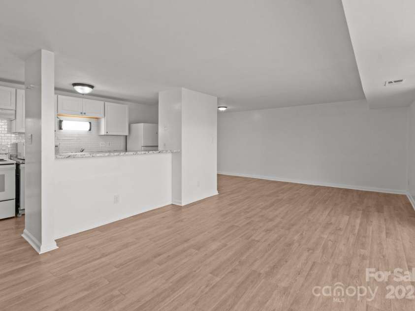 9405 Old Concord Road, Charlotte, NC 28213.  MLS# CAR4232141, YatesRealty ID 4640. 