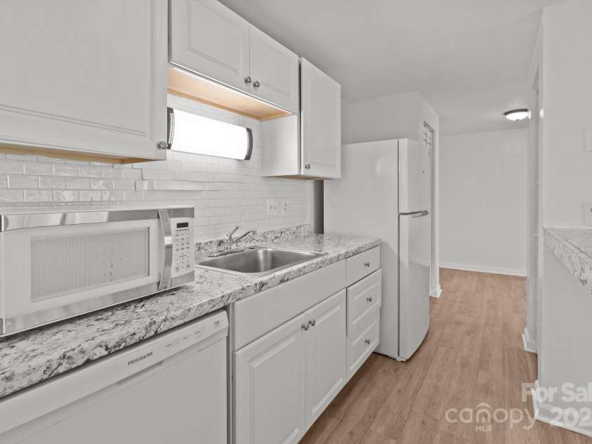 9405 Old Concord Road, Charlotte, NC 28213.  MLS# CAR4232141, YatesRealty ID 4640. 