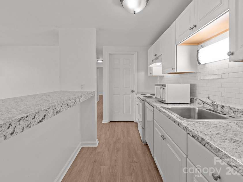 9405 Old Concord Road, Charlotte, NC 28213.  MLS# CAR4232141, YatesRealty ID 4640. 