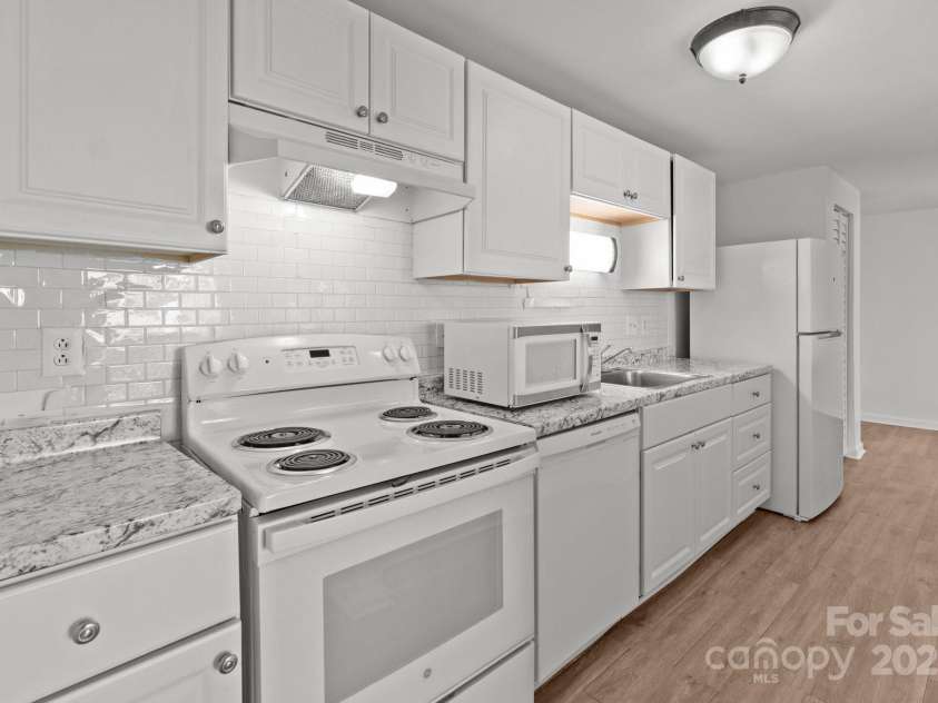 9405 Old Concord Road, Charlotte, NC 28213.  MLS# CAR4232141, YatesRealty ID 4640. 