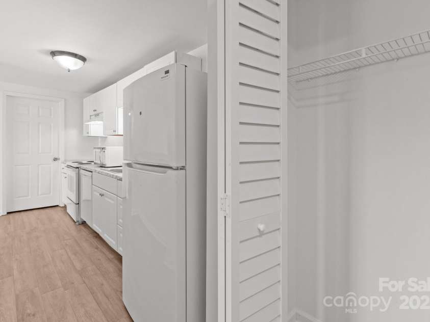 9405 Old Concord Road, Charlotte, NC 28213.  MLS# CAR4232141, YatesRealty ID 4640. 