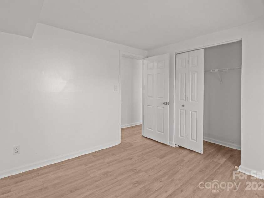 9405 Old Concord Road, Charlotte, NC 28213.  MLS# CAR4232141, YatesRealty ID 4640. 