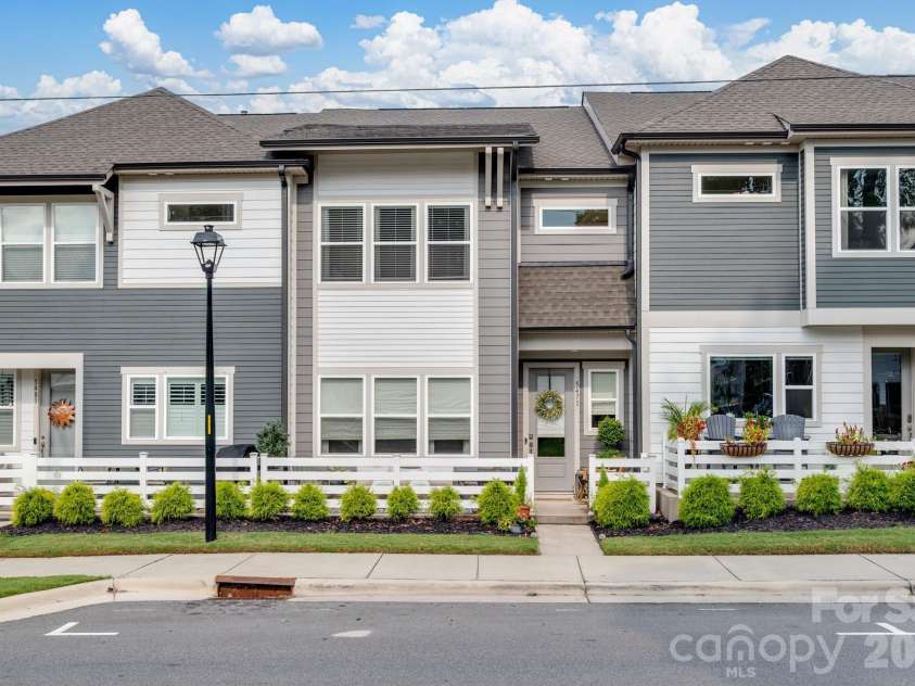 5471 Comiskey Alley, Kannapolis, NC 28081.  MLS# CAR4417384, YatesRealty ID 46402. 
