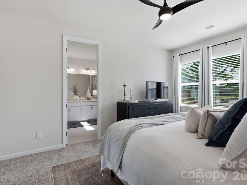 5471 Comiskey Alley, Kannapolis, NC 28081.  MLS# CAR4417384, YatesRealty ID 46402. 