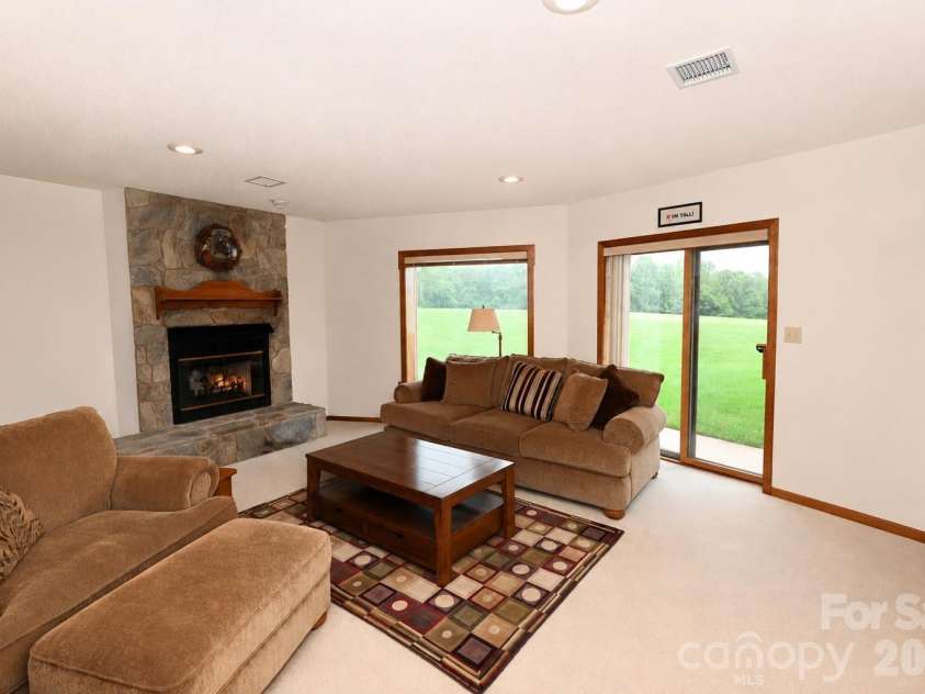 3711 Blendwood Lane, Hickory, NC 28601.  MLS# CAR4413481, YatesRealty ID 46403. Basement Living Room
