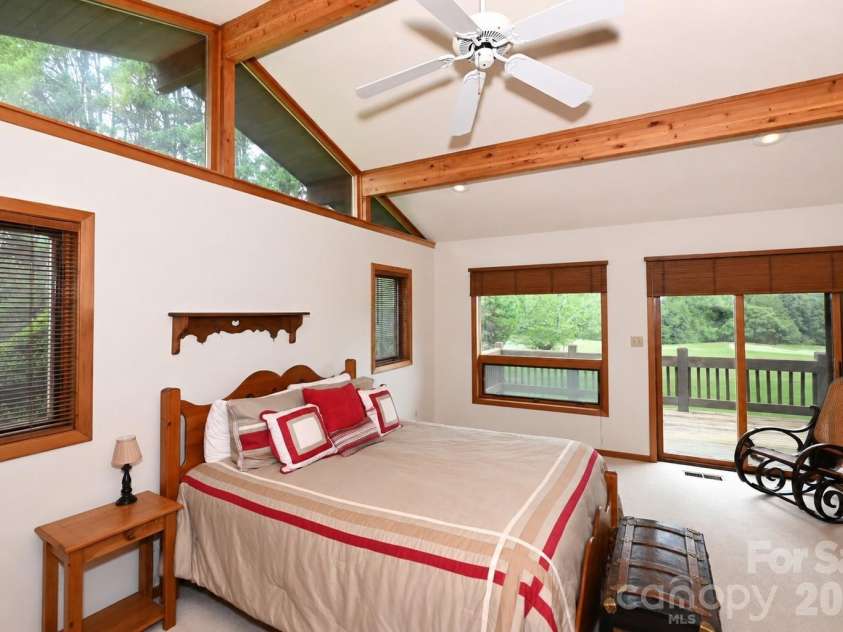 3711 Blendwood Lane, Hickory, NC 28601.  MLS# CAR4413481, YatesRealty ID 46403. Guest Room En Suite