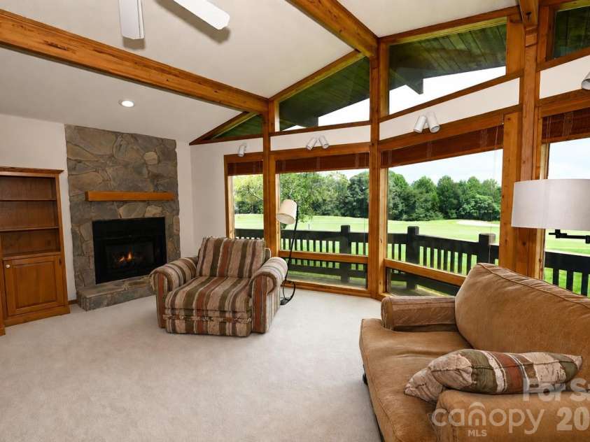 3711 Blendwood Lane, Hickory, NC 28601.  MLS# CAR4413481, YatesRealty ID 46403. Main level Living Room