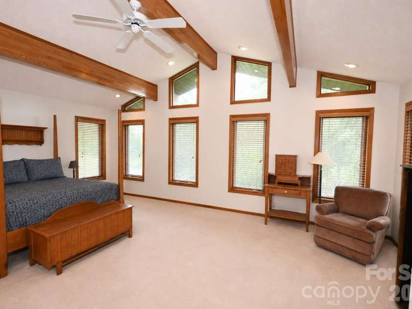 3711 Blendwood Lane, Hickory, NC 28601.  MLS# CAR4413481, YatesRealty ID 46403. Primary Bedroom