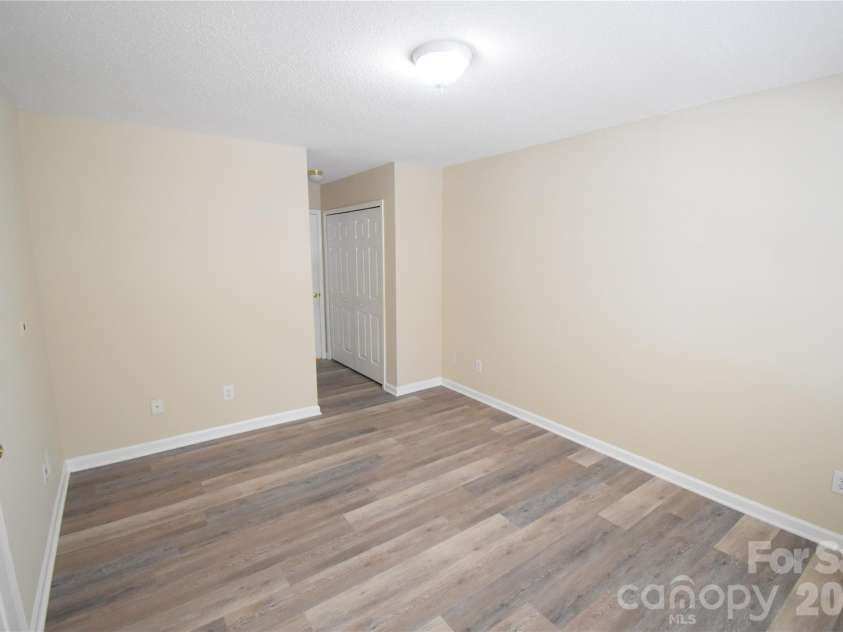1814 Birch Heights Court, Charlotte, NC 28213.  MLS# CAR4409567, YatesRealty ID 46407. 