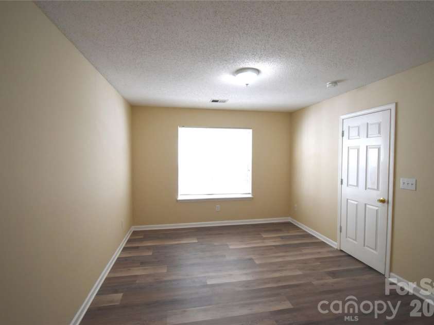 1814 Birch Heights Court, Charlotte, NC 28213.  MLS# CAR4409567, YatesRealty ID 46407. 