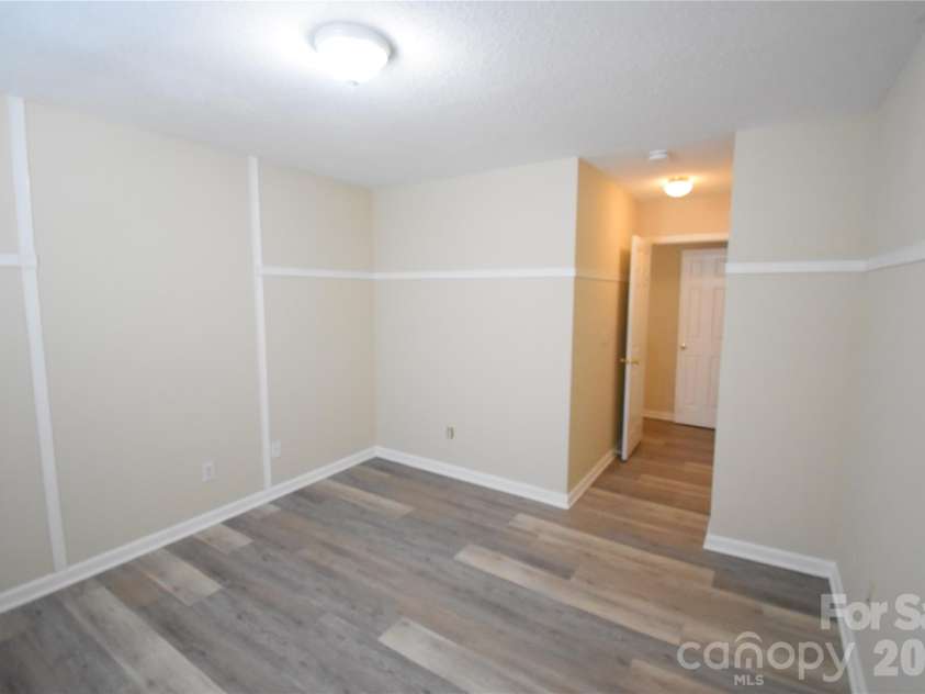 1814 Birch Heights Court, Charlotte, NC 28213.  MLS# CAR4409567, YatesRealty ID 46407. 