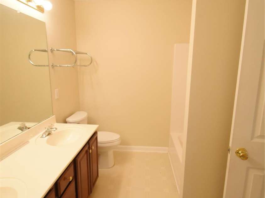 1814 Birch Heights Court, Charlotte, NC 28213.  MLS# CAR4409567, YatesRealty ID 46407. 
