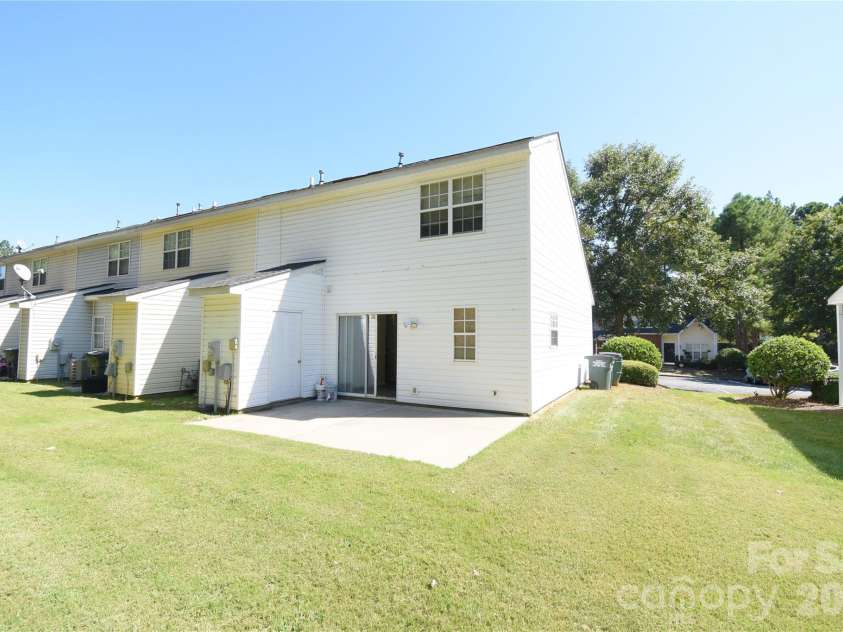 1814 Birch Heights Court, Charlotte, NC 28213.  MLS# CAR4409567, YatesRealty ID 46407. 