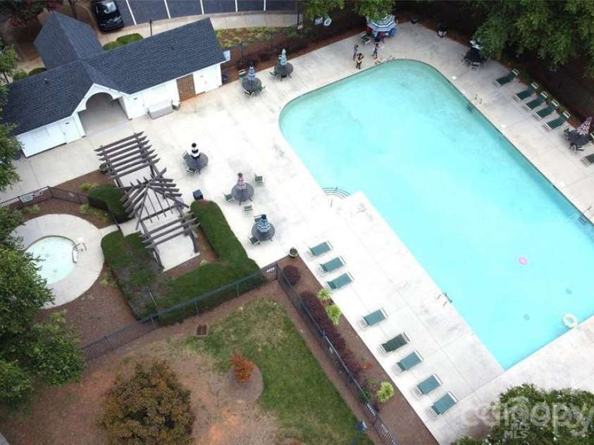 1814 Birch Heights Court, Charlotte, NC 28213.  MLS# CAR4409567, YatesRealty ID 46407. 