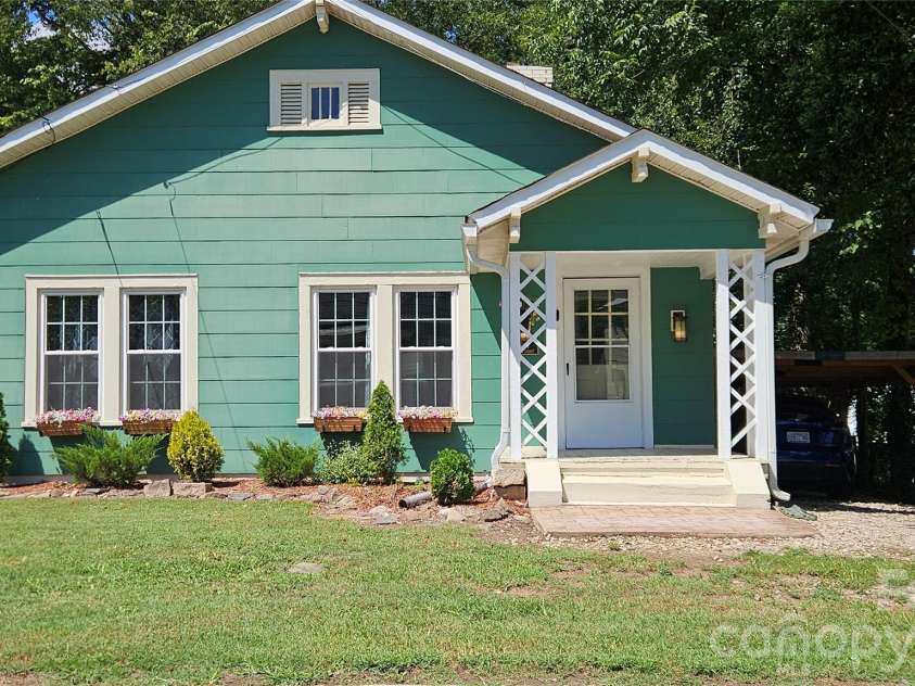 607 3rd Street, Spencer, NC 28159.  MLS# CAR4408591, YatesRealty ID 46408. Welcome home!