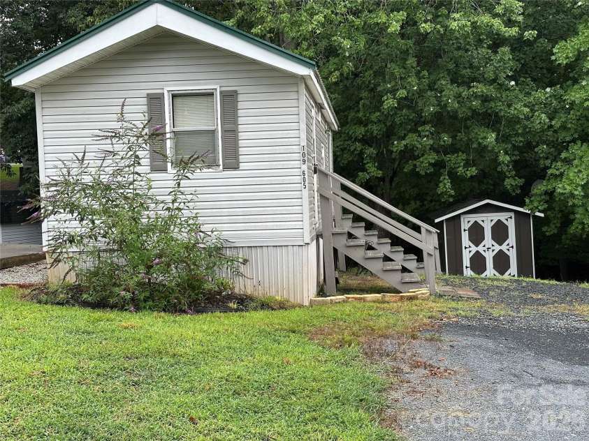 109 Hummingbird Circle, New London, NC 28127.  MLS# CAR4413096, YatesRealty ID 46409. 